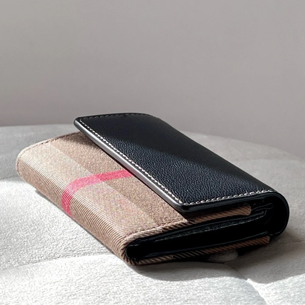 Burberry Check Trifold Wallet in Black - Picture 5 of 11